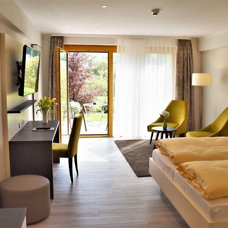 Hotel-Gasthof Rose オーバーキルヒ エクステリア 写真